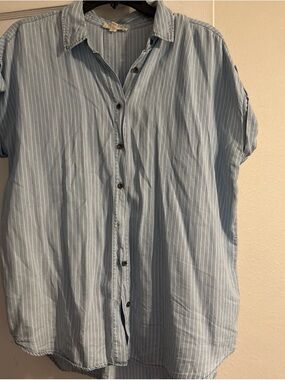 Women’s Light Blue Pinstripe Short Sleeve Button-Up Shirt